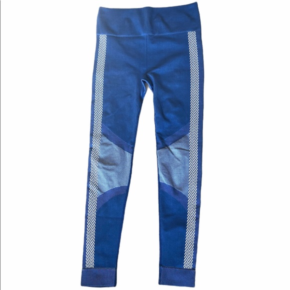 Fabletics Set - Picture 2 of 4